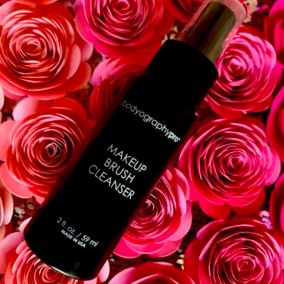 New bodyography Makeup Brush Cleanser - Picture 2 of 9